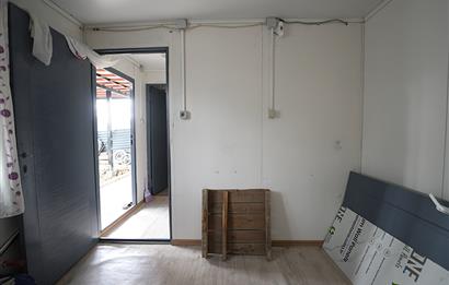 C21 Cius; Kumsaz’da Bahçeli–Teraslı Yazlık Prefabrik Ev