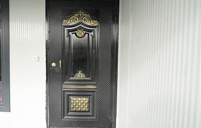 C21 Cius; Kumsaz’da Bahçeli–Teraslı Yazlık Prefabrik Ev