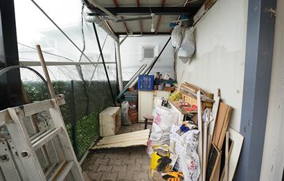 C21 Cius; Kumsaz’da Bahçeli–Teraslı Yazlık Prefabrik Ev