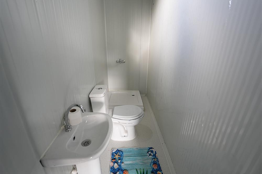 C21 Cius; Kumsaz’da Bahçeli–Teraslı Yazlık Prefabrik Ev