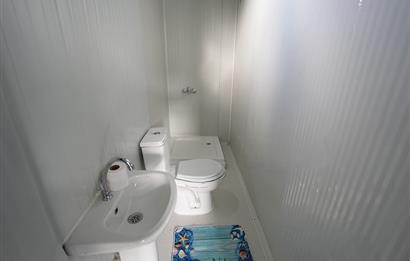 C21 Cius; Kumsaz’da Bahçeli–Teraslı Yazlık Prefabrik Ev