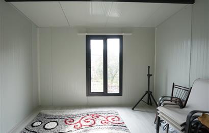 C21 Cius; Kumsaz’da Bahçeli–Teraslı Yazlık Prefabrik Ev