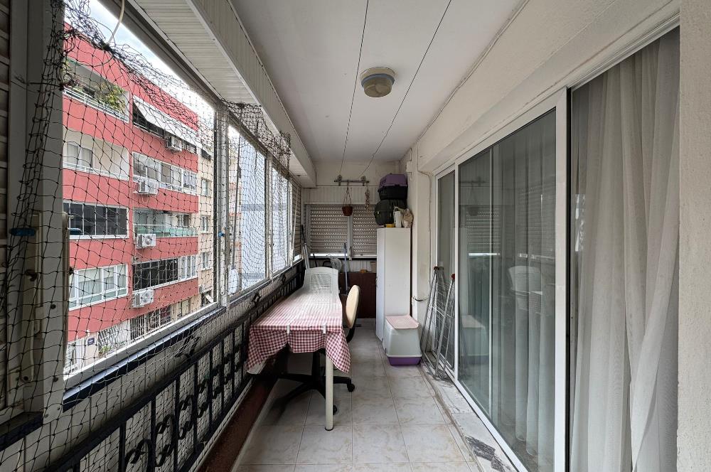 Karşıyaka Tersane'de Merkezi Konumda 2+1 Satılık Daire