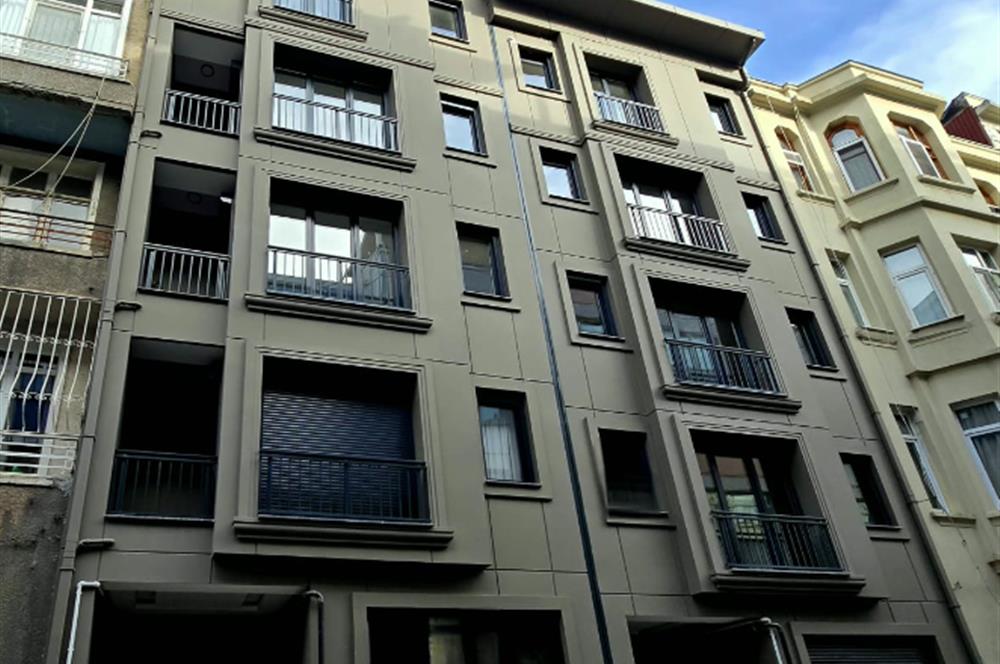 Cihangir Güneşli Sokakta Yeni Binada Kiralık 2,5+1