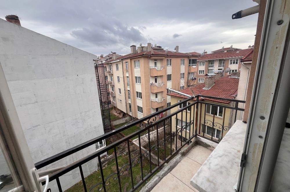 CENTURY21 VİZYON’DAN ANADOLU ÜNİ. YAKINI 1+1 KİRALIK DAİRE