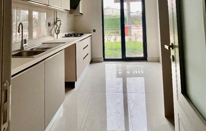 Emlak Konutlarında 3Cephe Bahçe Kullanımlı Kiralık Daire