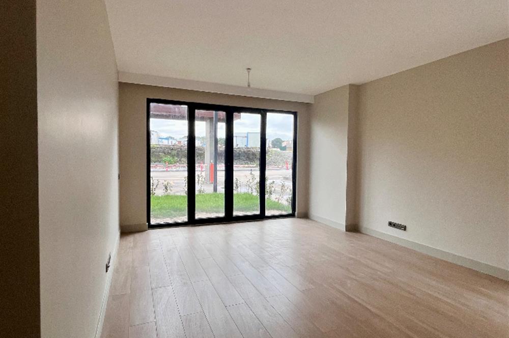 Emlak Konutlarında 3Cephe Bahçe Kullanımlı Kiralık Daire