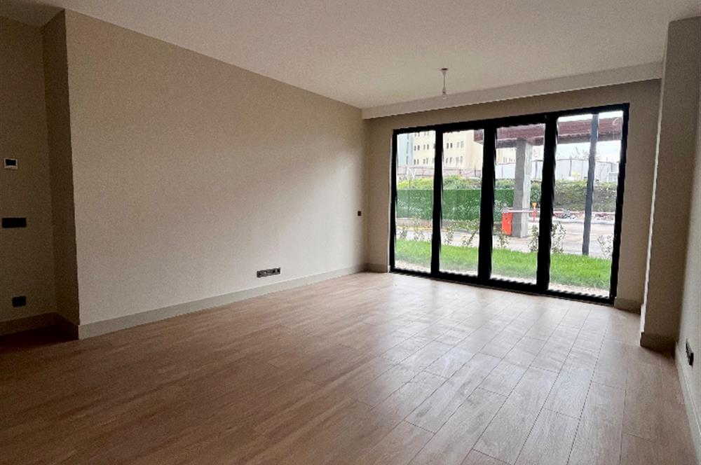 Emlak Konutlarında 3Cephe Bahçe Kullanımlı Kiralık Daire