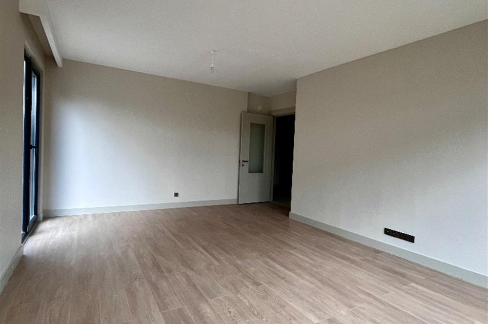 Emlak Konutlarında 3Cephe Bahçe Kullanımlı Kiralık Daire