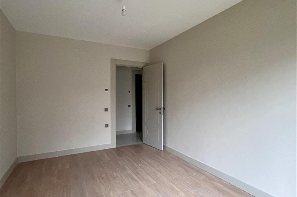 Emlak Konutlarında 3Cephe Bahçe Kullanımlı Kiralık Daire