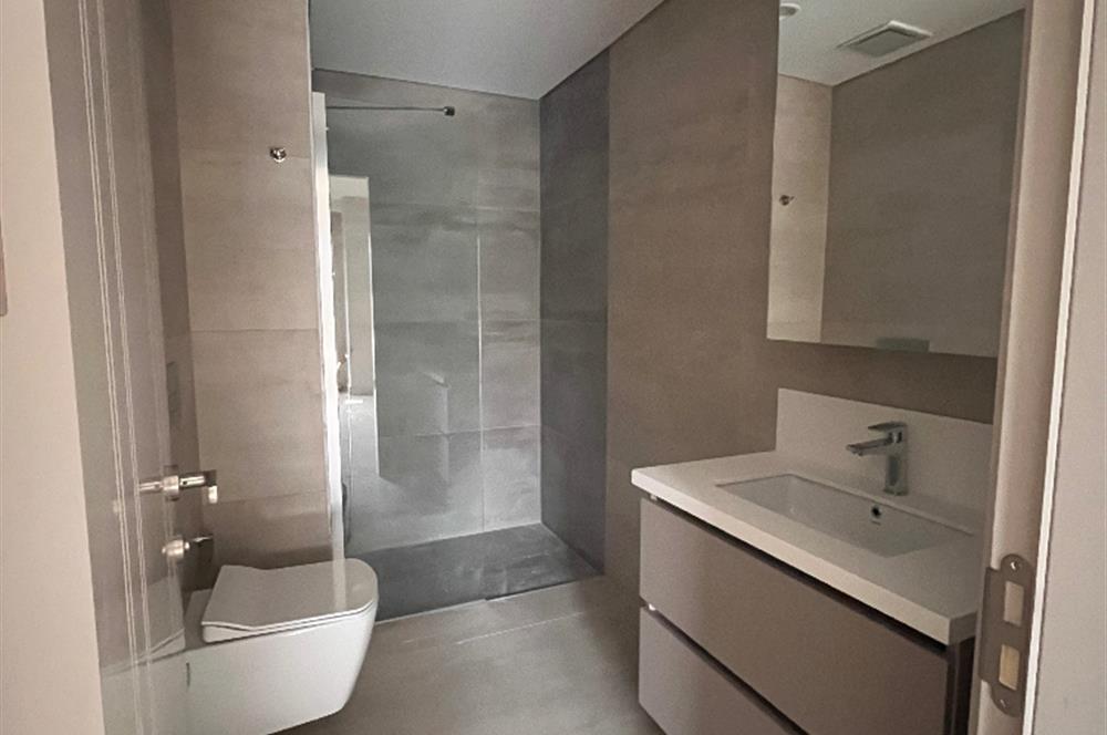 Emlak Konutlarında 3Cephe Bahçe Kullanımlı Kiralık Daire