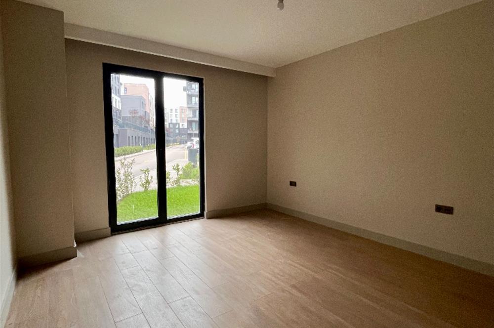 Emlak Konutlarında 3Cephe Bahçe Kullanımlı Kiralık Daire