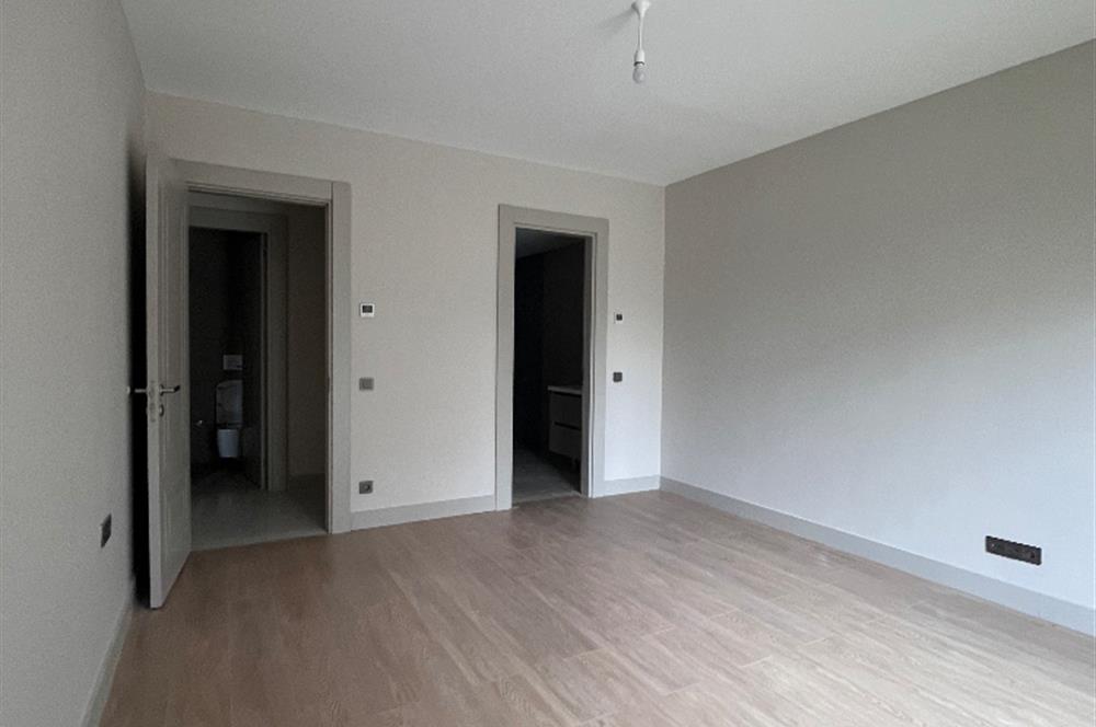 Emlak Konutlarında 3Cephe Bahçe Kullanımlı Kiralık Daire