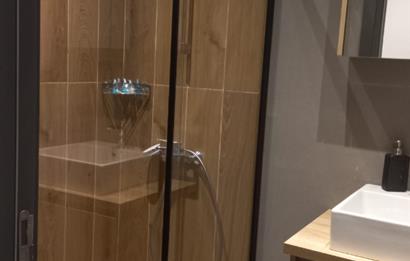 Bodrum Merkezde Otel Konforu: Sıfır Eşyalı, Manzaralı, Full Hizmetli Daireler (2+1) 