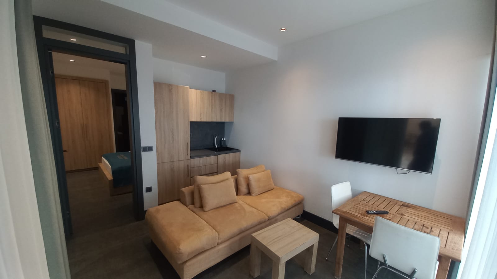 Bodrum Merkezde Otel Konforu: Sıfır Eşyalı, Manzaralı, Full Hizmetli Daireler (Stüdyo ve 1+1)