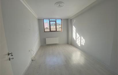 Çekmeköy Mimar Sinanda Kiralık Temiz 2+1 Daire