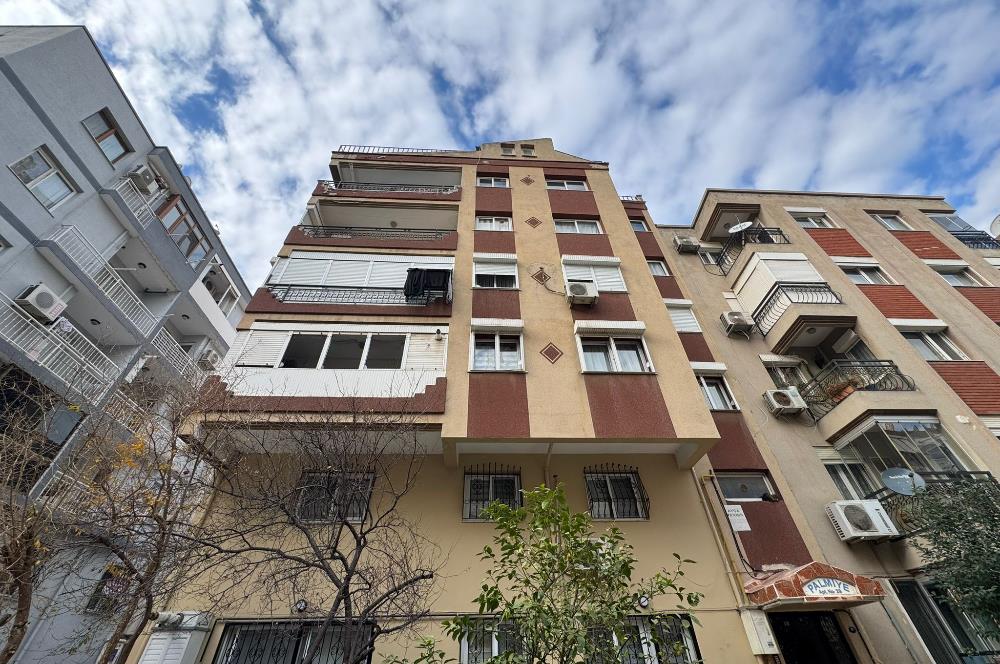 Karşıyaka Tersane'de Merkezi Konumda 2+1 Satılık Daire