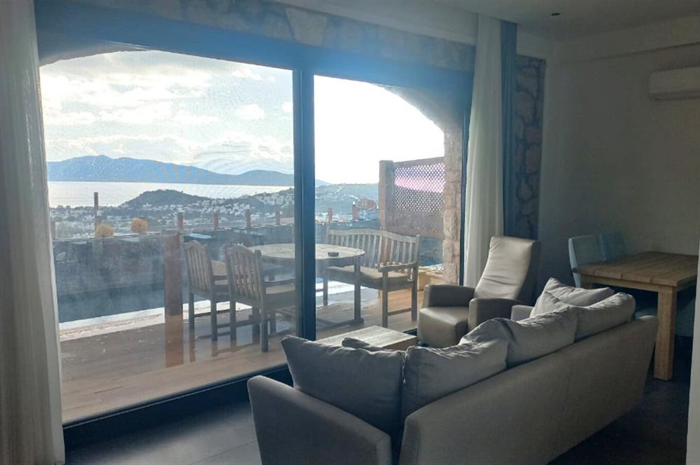 Bodrum Merkezde Otel Konforu: Sıfır Eşyalı, Manzaralı, Full Hizmetli Daireler (2+1) 