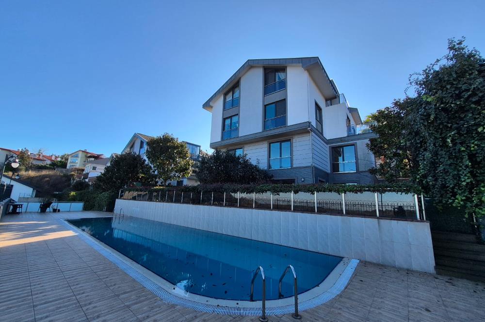 Uskumruköy Lotus Life'ta Havuz Cepheli Bahçe Dubleks