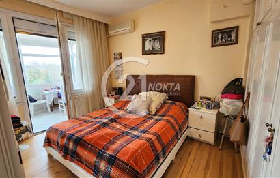 Büyükada Madende deniz manzaralı rıhtımda iskeleli Yalı dairesi