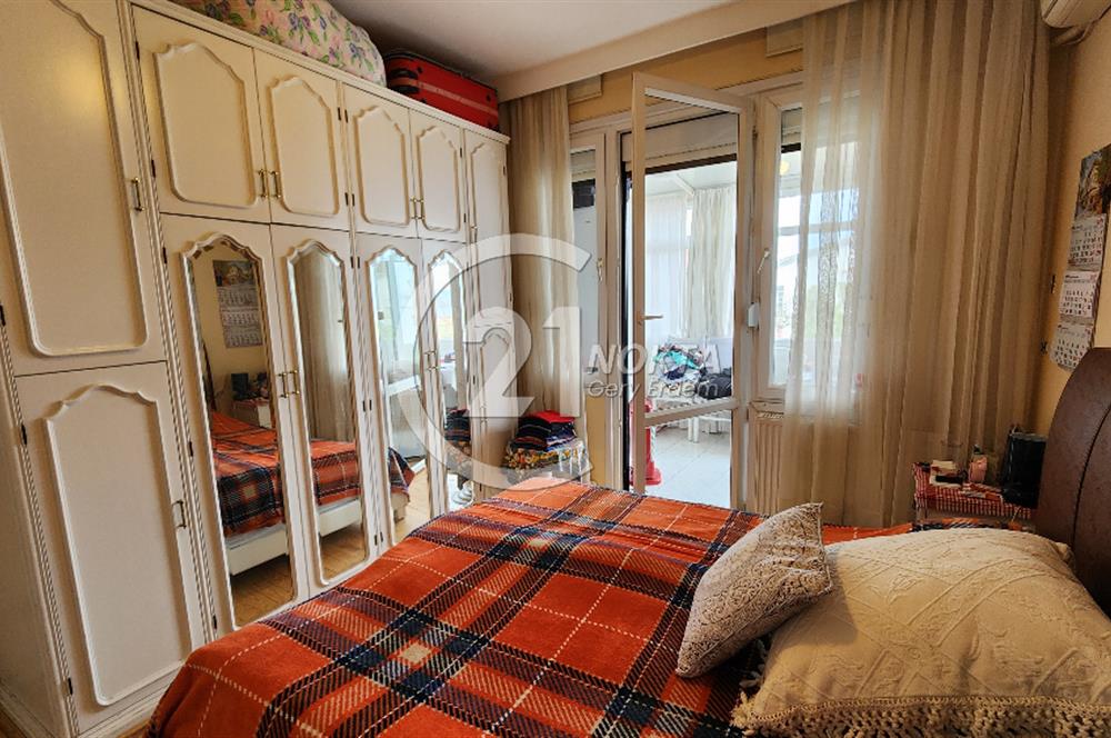 Büyükada Madende deniz manzaralı rıhtımda iskeleli Yalı dairesi