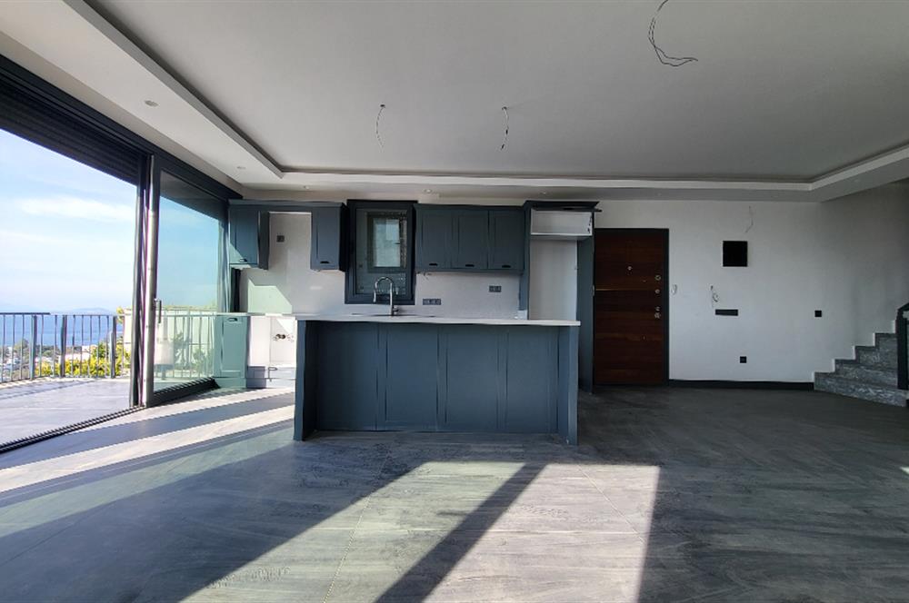 Panoramik Deniz Manzaralı Özel Havuzlu Satılık Lüks Villa