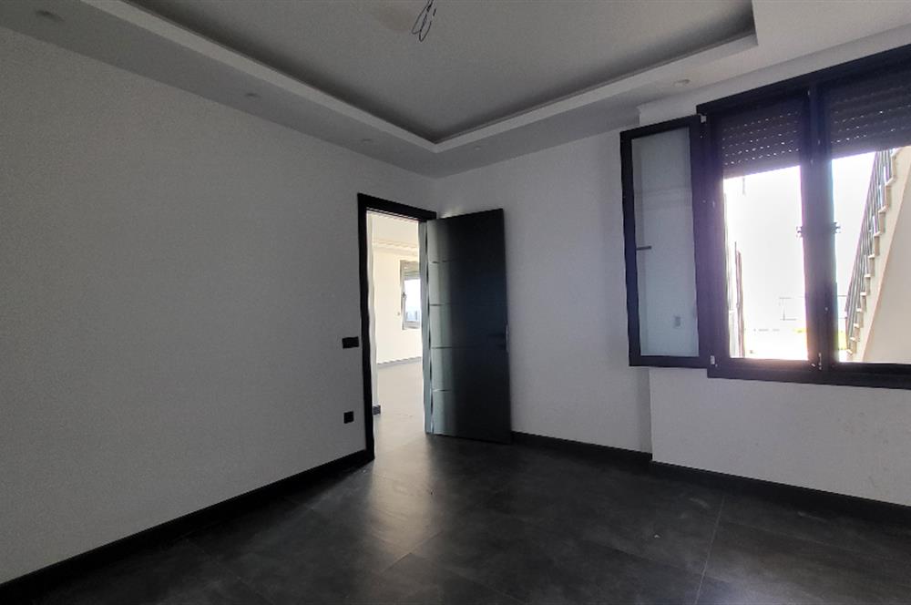 Panoramik Deniz Manzaralı Özel Havuzlu Satılık Lüks Villa