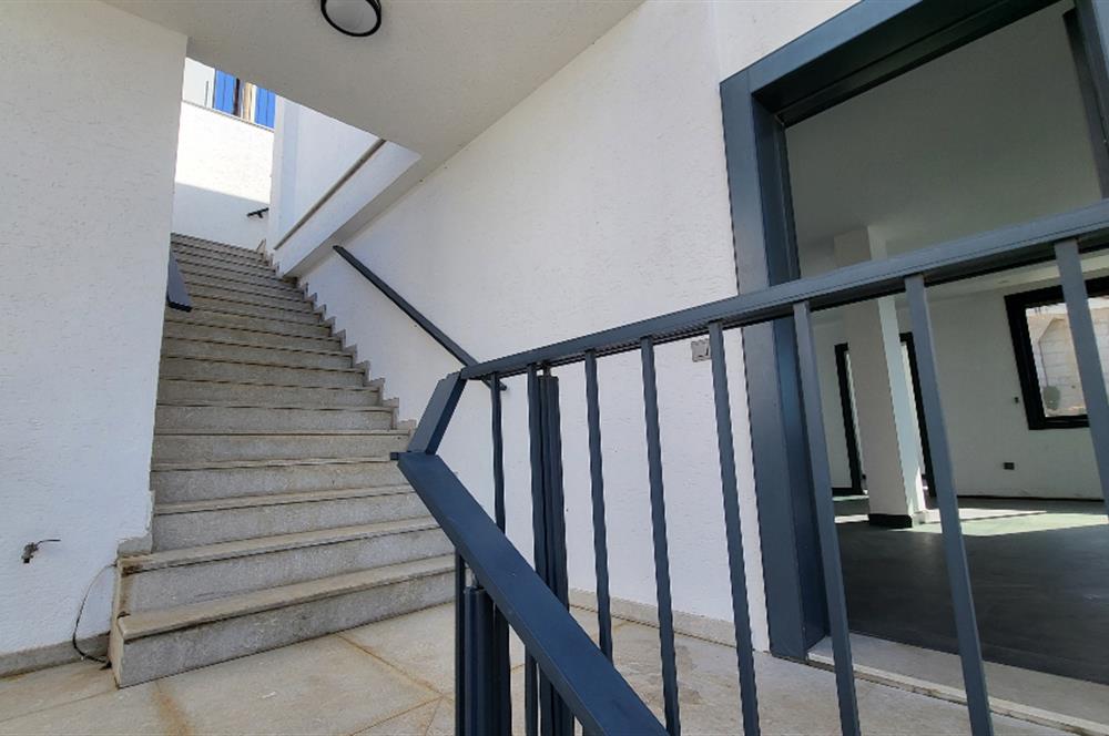 Panoramik Deniz Manzaralı Özel Havuzlu Satılık Lüks Villa