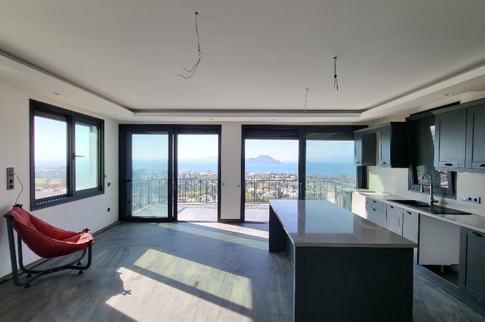 Panoramik Deniz Manzaralı Özel Havuzlu Satılık Lüks Villa