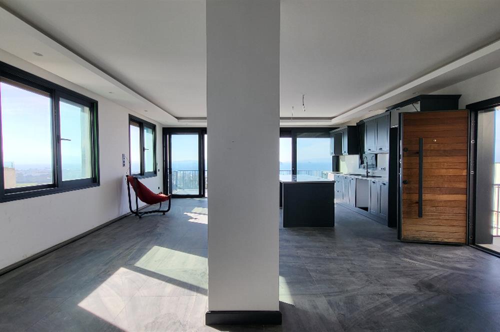 Panoramik Deniz Manzaralı Özel Havuzlu Satılık Lüks Villa