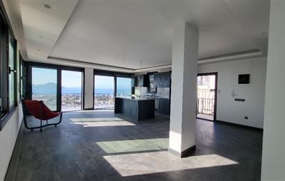 Panoramik Deniz Manzaralı Özel Havuzlu Satılık Lüks Villa