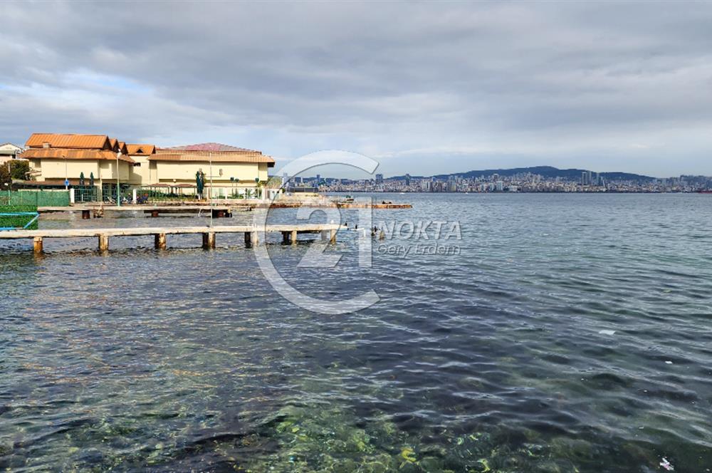 Büyükada Madende deniz manzaralı rıhtımda iskeleli Yalı dairesi
