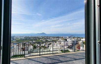 Panoramik Deniz Manzaralı Özel Havuzlu Satılık Lüks Villa