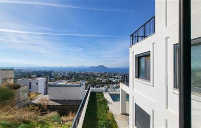 Panoramik Deniz Manzaralı Özel Havuzlu Satılık Lüks Villa
