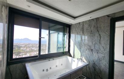 Panoramik Deniz Manzaralı Özel Havuzlu Satılık Lüks Villa