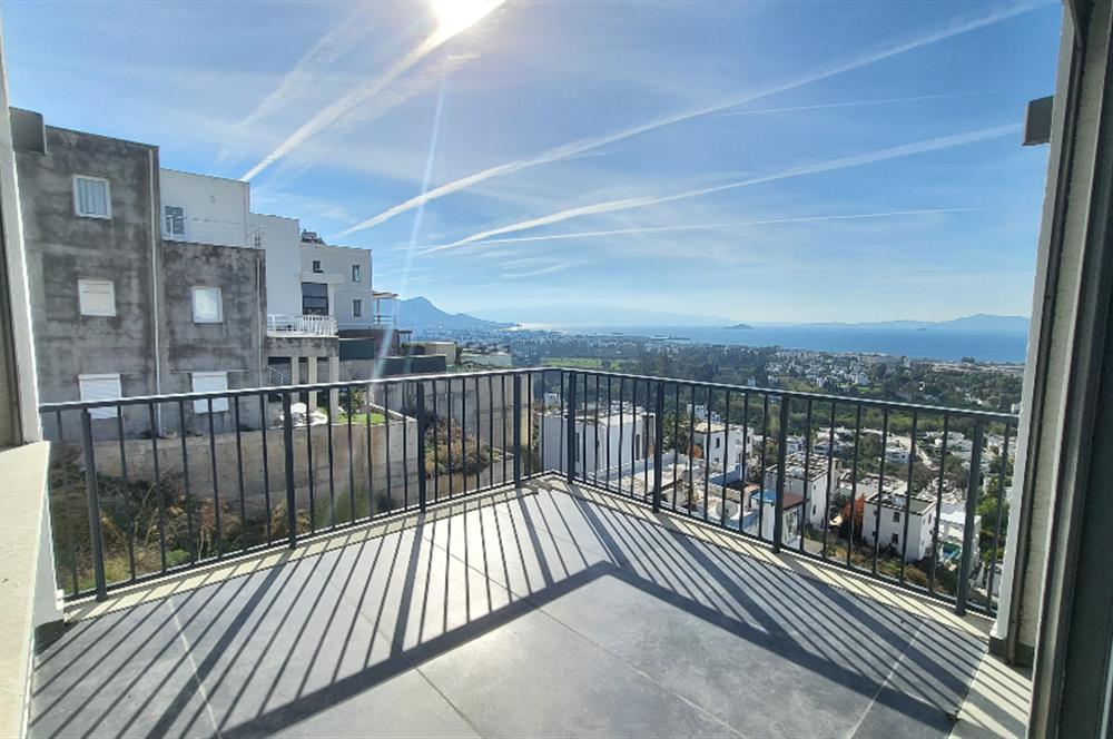 Panoramik Deniz Manzaralı Özel Havuzlu Satılık Lüks Villa