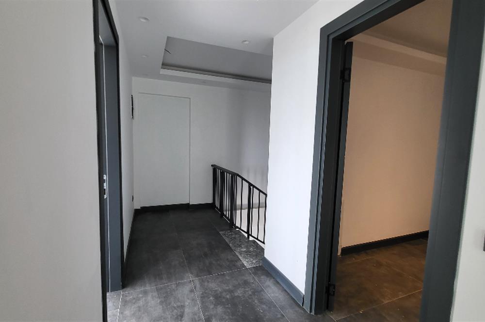 Panoramik Deniz Manzaralı Özel Havuzlu Satılık Lüks Villa