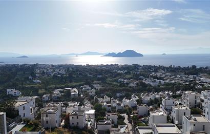 Panoramik Deniz Manzaralı Özel Havuzlu Satılık Lüks Villa