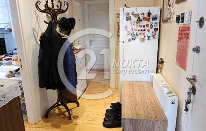 Büyükada Madende deniz manzaralı rıhtımda iskeleli Yalı dairesi