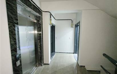 C21 LOCA'DAN PLAZA TADINDA KİRALIK OFİS