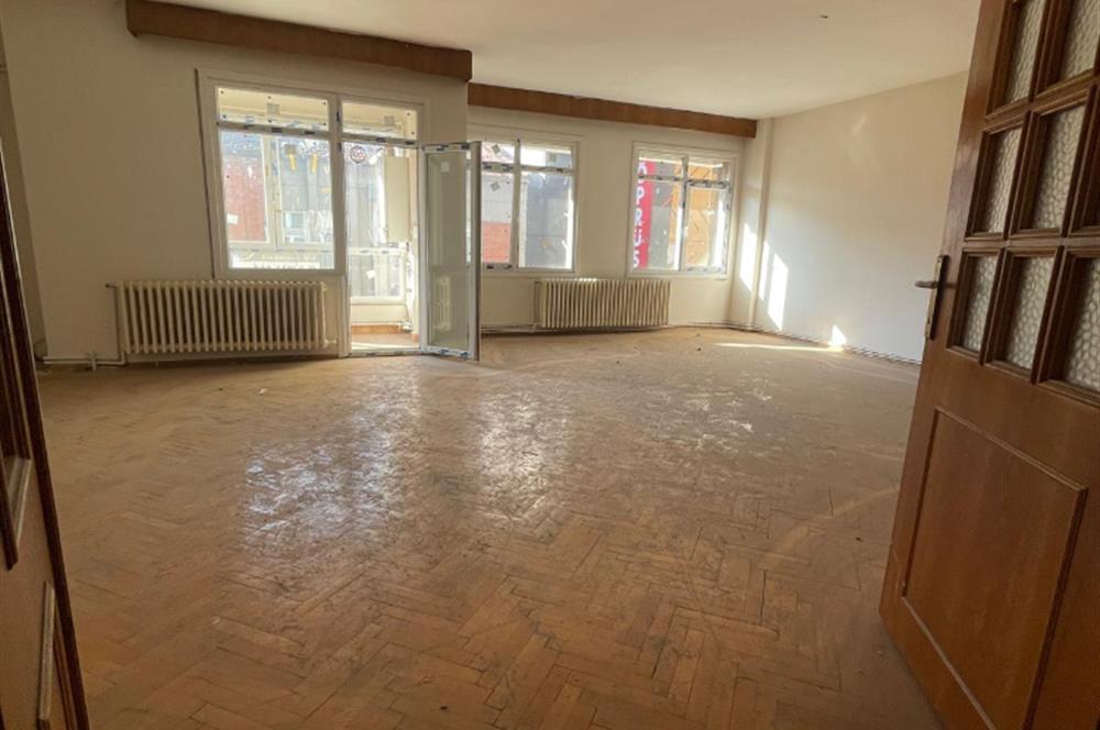 İZMİT MERKEZ ÇARŞI İÇİNDE 4+1 GENİŞ DAİRE/TİCARİ KULLANIMA UYGUN