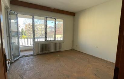 İZMİT MERKEZ ÇARŞI İÇİNDE 4+1 GENİŞ DAİRE/TİCARİ KULLANIMA UYGUN