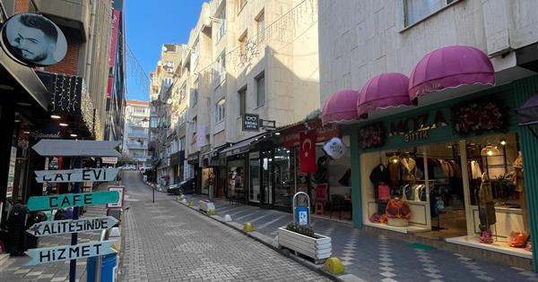 İZMİT MERKEZ ÇARŞI İÇİNDE 4+1 GENİŞ DAİRE/TİCARİ KULLANIMA UYGUN - 31837