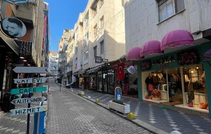İZMİT MERKEZ ÇARŞI İÇİNDE 4+1 GENİŞ DAİRE/TİCARİ KULLANIMA UYGUN
