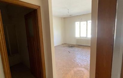 İZMİT MERKEZ ÇARŞI İÇİNDE 4+1 GENİŞ DAİRE/TİCARİ KULLANIMA UYGUN