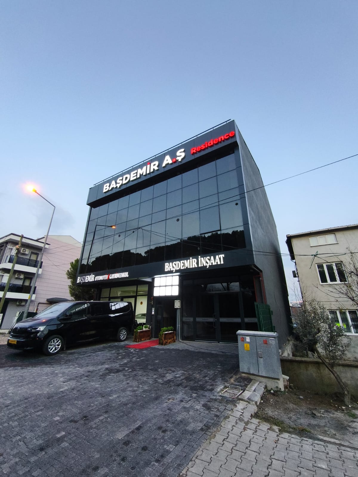 C21 LOCA'DAN PLAZA TADINDA KİRALIK OFİS