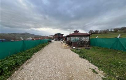 C21 BAL'DAN OVACIK MAH. 1152M2 ARAZİ İÇİNDE 2 KATLI AHŞAP EV