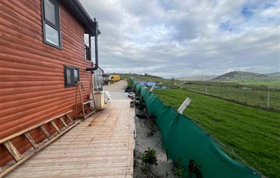 C21 BAL'DAN OVACIK MAH. 1152M2 ARAZİ İÇİNDE 2 KATLI AHŞAP EV