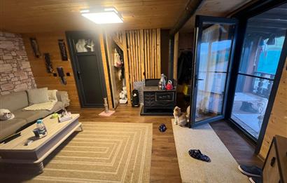 C21 BAL'DAN OVACIK MAH. 1152M2 ARAZİ İÇİNDE 2 KATLI AHŞAP EV