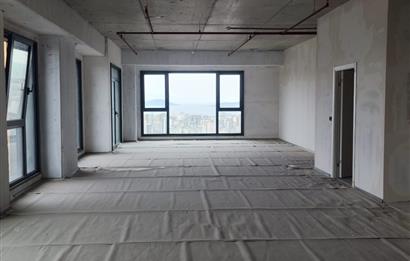 KOZYATAĞI MESA KOZ PLAZA, 24. KATTA SATILIK KAT MÜLKİYETLİ 3+1 OFİS